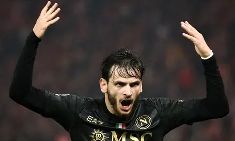 "Tài năng của Kvaratskhelia sánh ngang với Haaland và Mbappe"