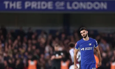 Rio Ferdinand đồng tình với "cuộc tháo chạy" của sao trẻ Chelsea