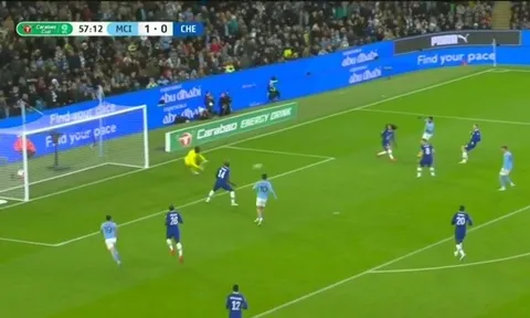 Marseille thoát án phạt sau vụ tấn công đẫm máu của cổ động viên