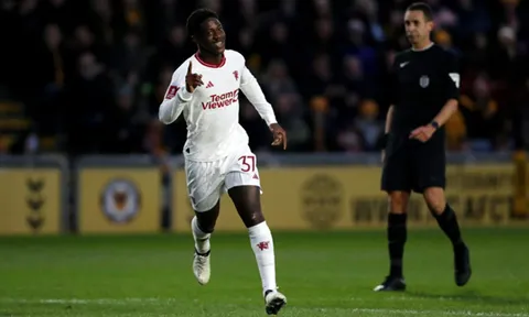 Micah Richards ca ngợi hết lời thần đồng Man Utd