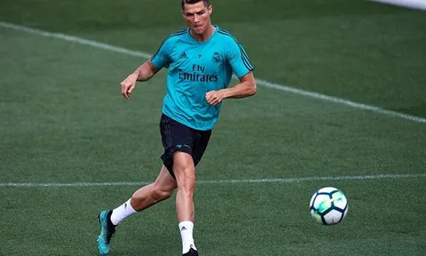 Chủ tịch Al Nassr nói rõ khả năng chiêu mộ Ronaldo