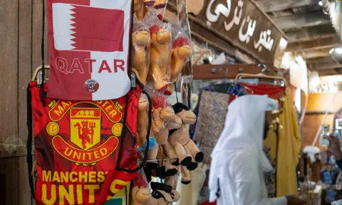 Hai tỷ phú sẵn sàng tiếp quản Man Utd