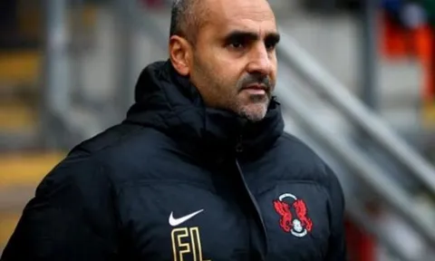 HLV Parma “choáng ngợp” trước Crotone