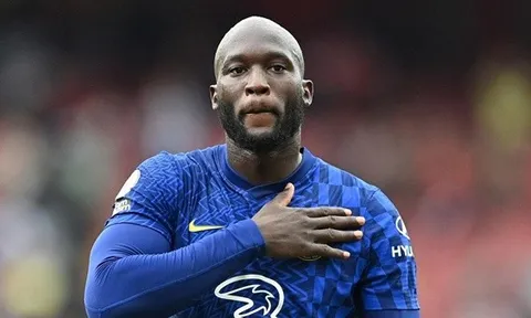 Haaland tranh cãi với sao Arsenal