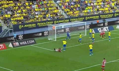 "Tôi nghĩ Petrovic đủ tốt để bắt chính cho Man United và Chelsea"