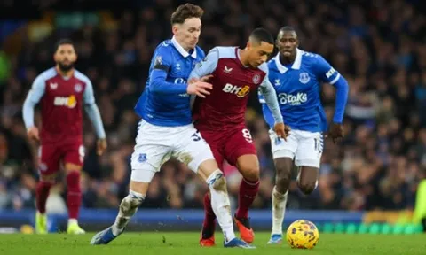 Aston Villa bỏ lỡ thời cơ bắt kịp Liverpool
