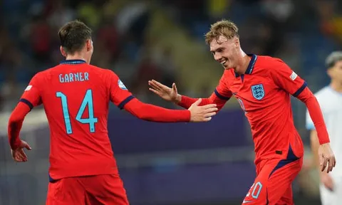 1 bàn, 4 key pass, 'báu vật' của Pep Guardiola làm lu mờ Smith Rowe