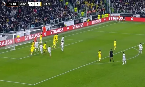 2 cú đá siêu phẩm dội xà khiến Juventus ôm hận