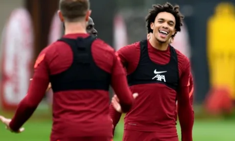 2 trụ cột phục hồi chấn thương tươi tắn, Liverpool sửa soạn tái xuất Premier League