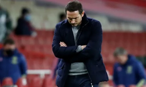 Chelsea thua tan tác, Lampard hành động gây sốc trong phòng thay đồ