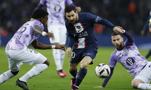 Lionel Messi cân nhắc rời bỏ bóng đá châu Âu