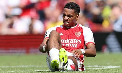 NÓNG! Arsenal ra quyết định với Timber