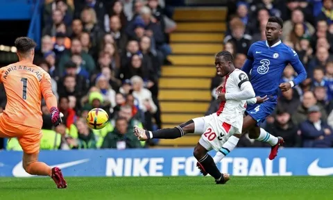 "Pha cản phá xuất sắc của Kepa, pha phòng ngự xuất sắc của Koulibaly!"
