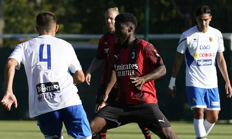 AC Milan thua đội Serie C