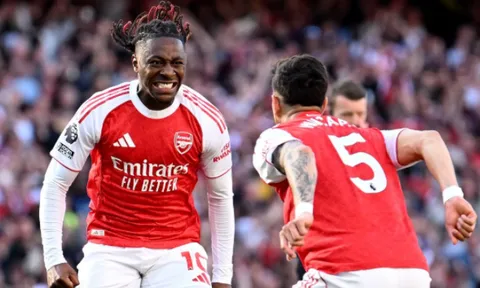Paul Merson ca ngợi khoảnh khắc ma thuật của Eze tại Arsenal