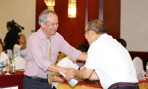 Bầu Đức: "Làm bóng đá như tôi, xem giải trẻ thích hơn giải lớn"