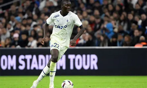 Pape Gueye lần đầu tiên thi đấu cho Marseille sau án phạt 4 tháng