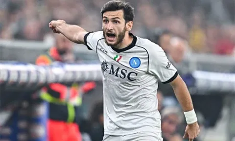 Napoli gặp bế tắc trong việc gia hạn với Kvaratskhelia