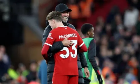 Vô địch, Liverpool tiếp nối kỷ lục của Arsenal