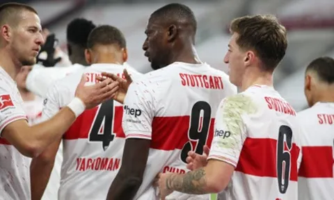 Sát thủ Bundesliga đặt 1 chân đến M.U