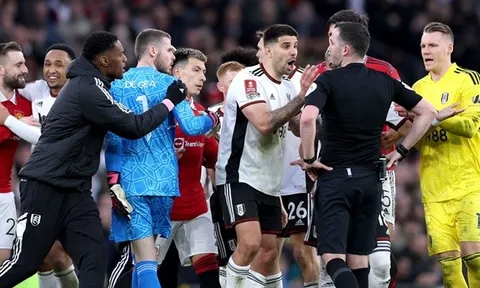 Vô kỷ luật, tiền đạo 'bít cửa' gia nhập Man Utd