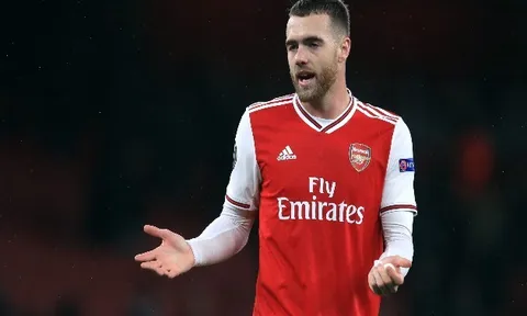 Jose Mourinho nhanh chóng có quyết định cho hậu vệ Arsenal