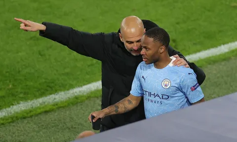 Glenn Hoddle chỉ yếu tố Sterling vượt trội so với khi ở Liverpool