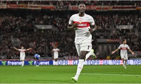 Man Utd đã biết phải làm gì với 'đóa hoa nở muộn' Guirassy