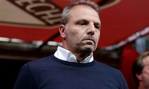CHÍNH THỨC! Ajax sa thải HLV Maurice Steijn