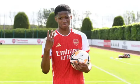 Ghi 10 bàn/trận, Arsenal tính ngay việc trói chân thần đồng