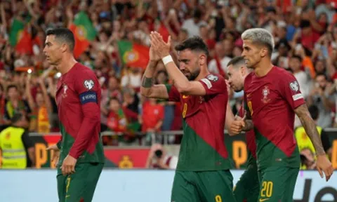 Giá cổ phiếu Man Utd lao dốc vì nhà Glazer