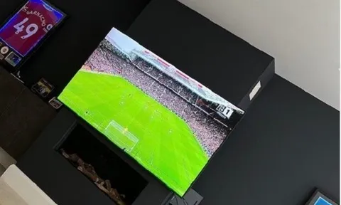 Garnacho có động thái đáng ngờ trên Instagram