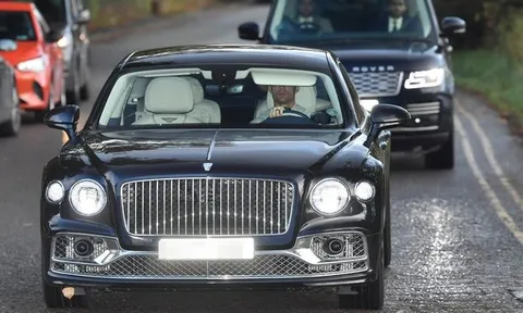 Cristiano Ronaldo thay siêu xe hòng đổi vận