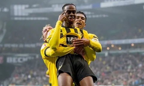 Dortmund đang phản bội Bynoe-Gittens khi đặt niềm tin cho Sancho