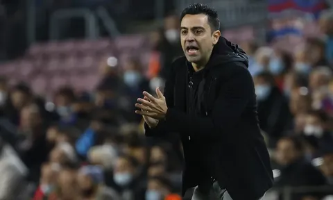 3 điểm đầu tiên và dáng dấp thần may mắn của Xavi tại Barcelona