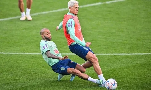 3 khoảnh khắc gây thót tim ở tuyển Brazil