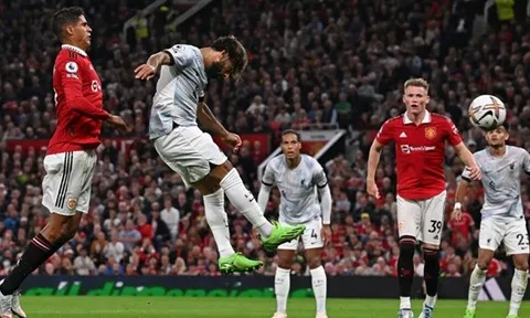 3 lý do vì sao Man Utd và Liverpool đều được rao bán