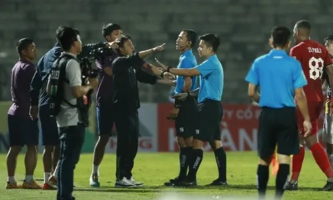 3 phút hoang mang của trọng tài trận Hà Tĩnh - Hà Nội
