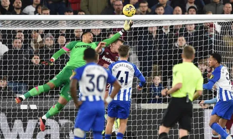 3 trận/19 lần cứu thua, "siêu thủ môn" xuất hiện ở Premier League