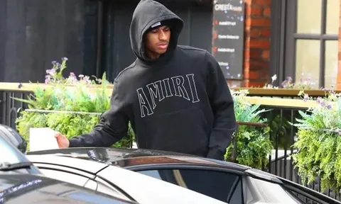 Marcus Rashford đuổi người phụ nữ bí ẩn ra khỏi phòng lúc 3 giờ sáng