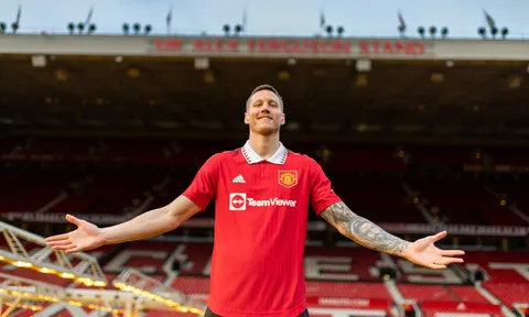 Lần đầu của Wout Weghorst tại Old Trafford