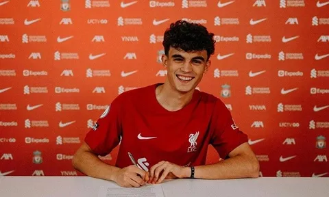 CHÍNH THỨC! Liverpool trói chân thần đồng 18 tuổi