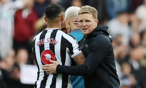 Eddie Howe thừa nhận khó giữ chân Callum Wilson
