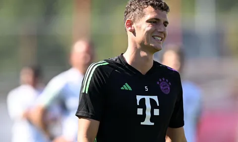 NÓNG! M.U định đoạt vụ Pavard
