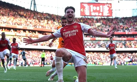 Declan Rice khiến cổ động viên Man United "cay cú"