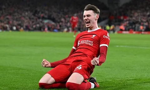 "Một bước lên mây", sao trẻ Liverpool vẫn khiêm tốn