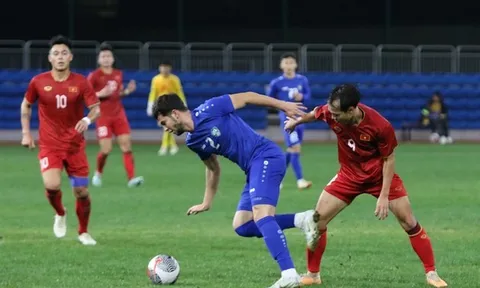 3 thử nghiệm thất bại của HLV Troussier trước Uzbekistan