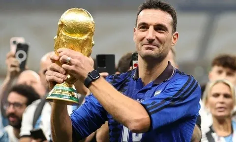 Lionel Scaloni chọn người xuất sắc hơn giữa Maradona và Messi