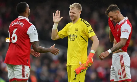 Hargreaves choáng váng với trung vệ Arsenal