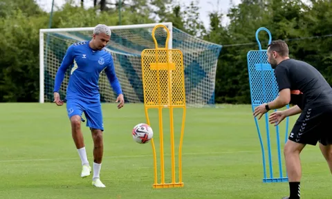 Dele Alli lần đầu xuất hiện sau cuộc phỏng vấn gây sốc